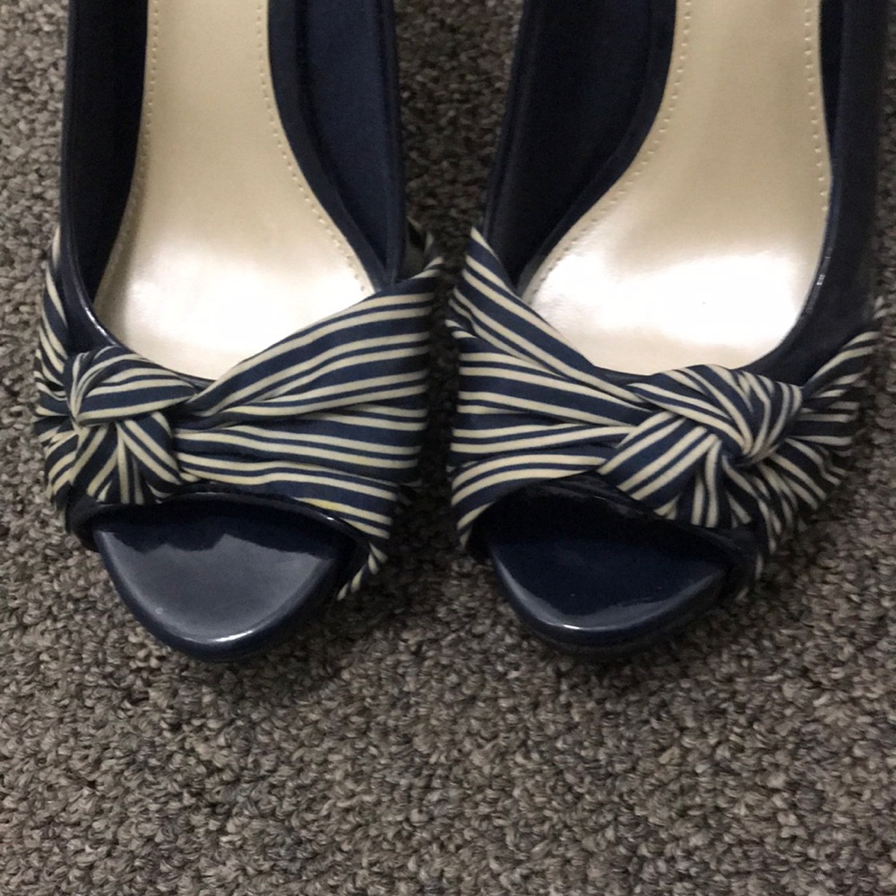 Heels - Picture 4 of 6
